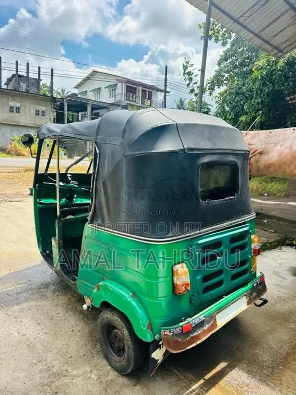 Bajaj RE 2 Stroke 2001 Three Wheel (Used)