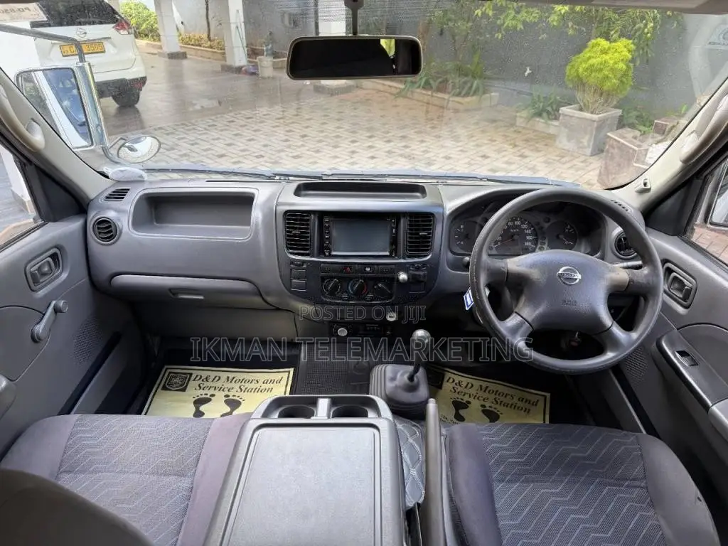 Nissan Caravan E25 High Roof 2009 Van (Used)