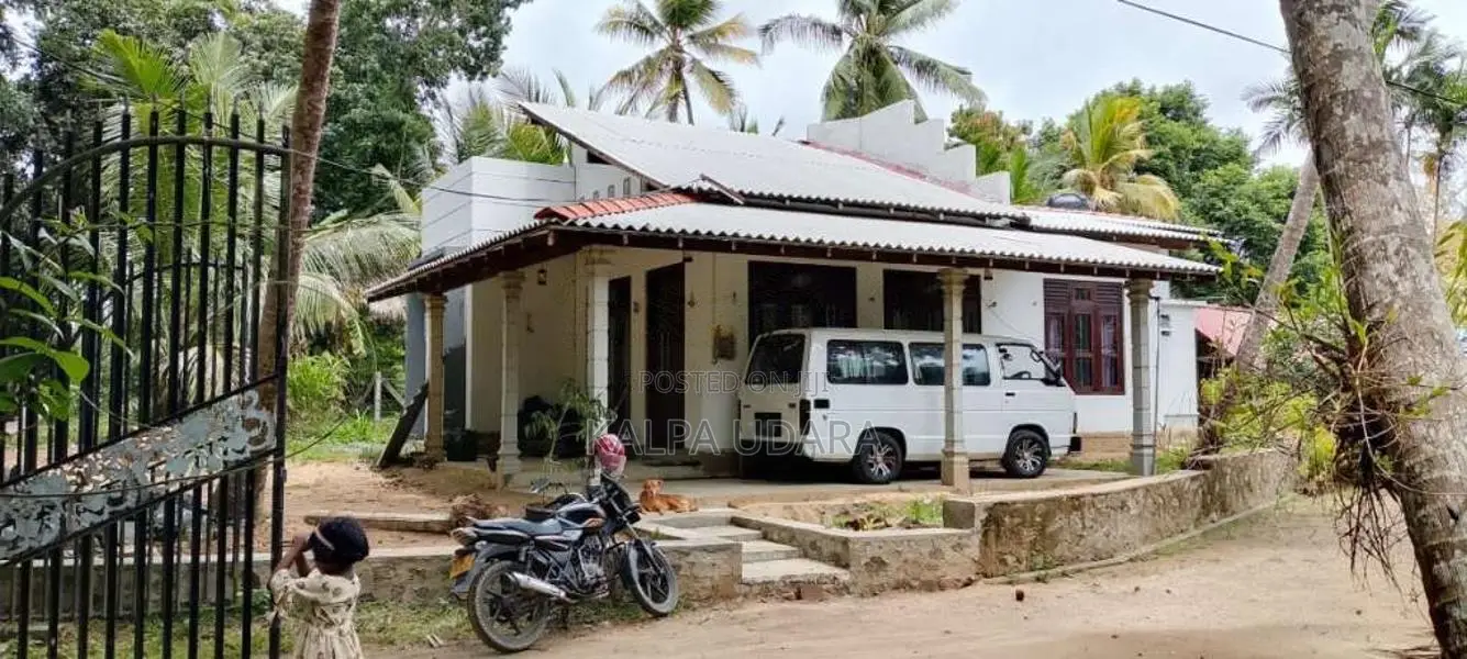 Toyota Shell 1984 Van (Used)