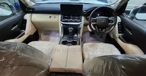 Toyota LC300 ZX 2023 SUV (Used)