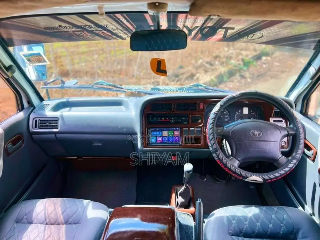 Toyota HIACE 1992 Van (Used)