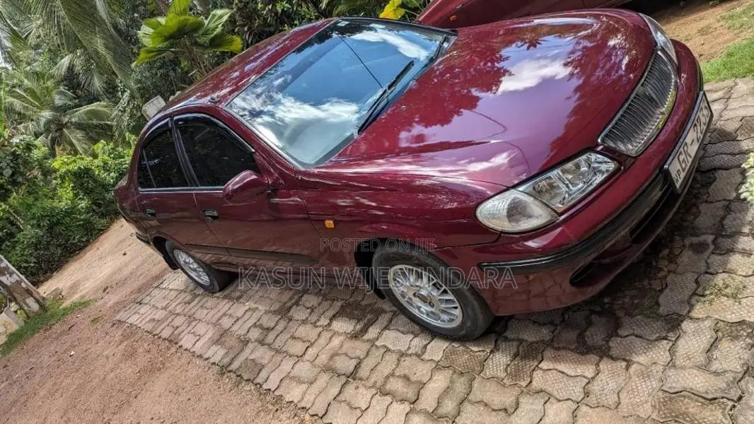 Nissan N16 2002 Car (Used)