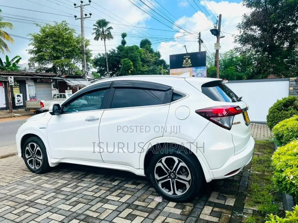 Honda Vezel 2014 SUV (Used)