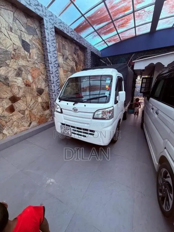 Daihatsu Hijet 2018 Lorry (Used)