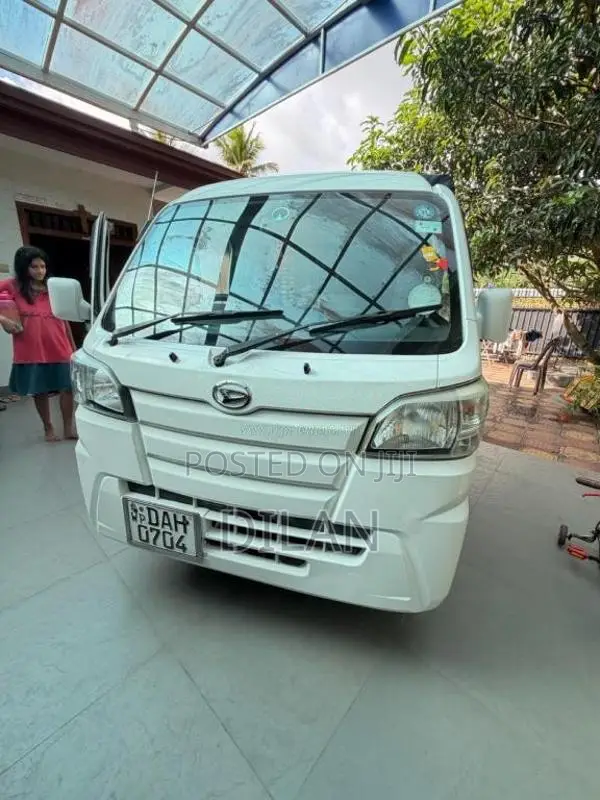 Daihatsu Hijet 2018 Lorry (Used)