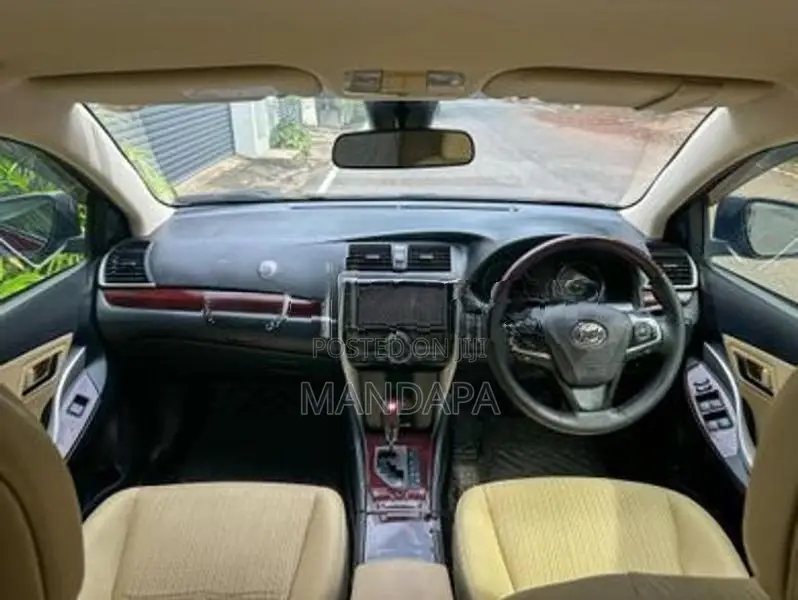 Toyota Premio G Superior 2018