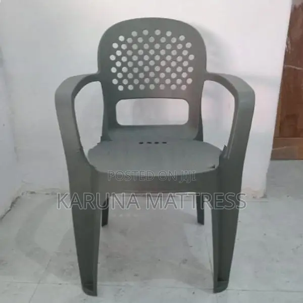 Chair Olivia