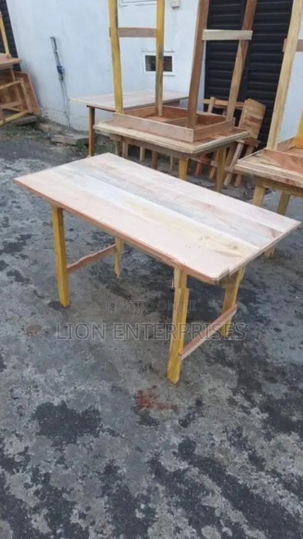 4×2 Study Table
