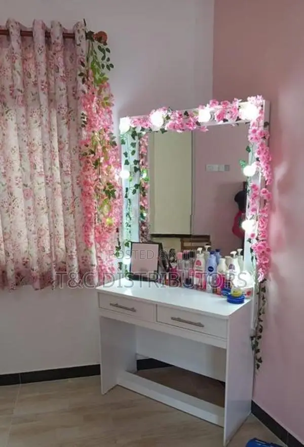 72*36 White Dressing Table