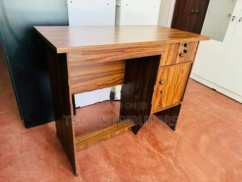 3*1.5 Office Table