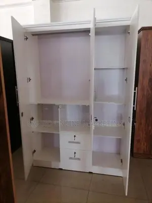 New Melamine White Colour 3 Door Cupboard 6*4 Ft Wardrobe large