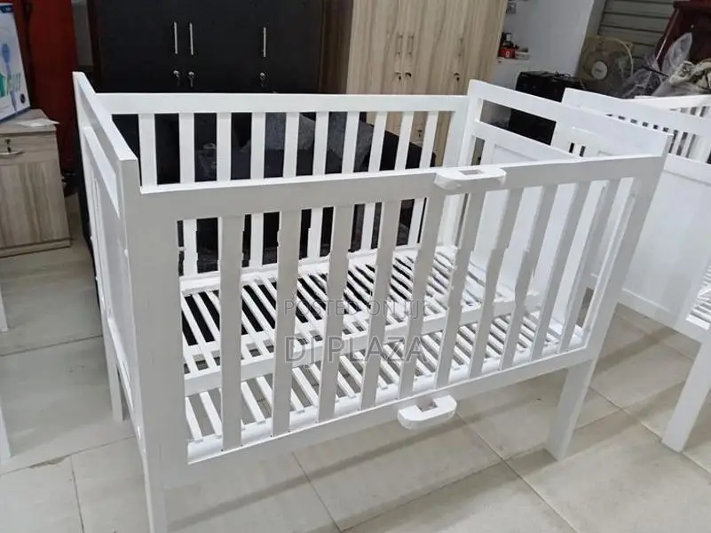 baby cot white 4x2