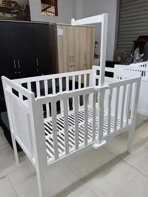 baby cot white 4x2
