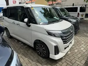 Toyota Roomy Custom G 2023
