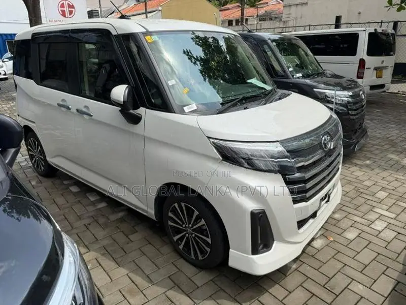 Toyota Roomy Custom G 2023