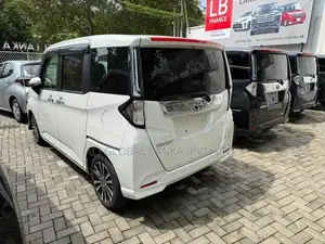 Toyota Roomy Custom G 2023