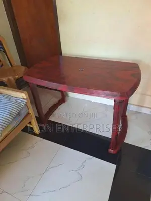 Nippon plastic tables