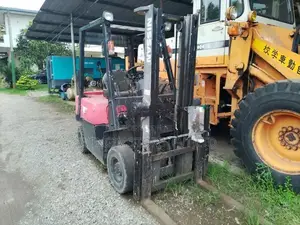 Nissan 1.5 ton gasoline forklift