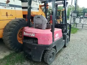 Nissan 1.5 ton gasoline forklift