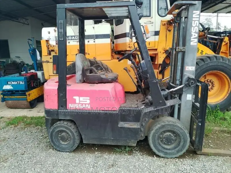 Nissan 1.5 ton gasoline forklift