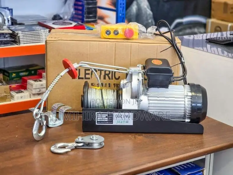 Hoist Machine 1200KG 20M Cable 1800W Electric Motor