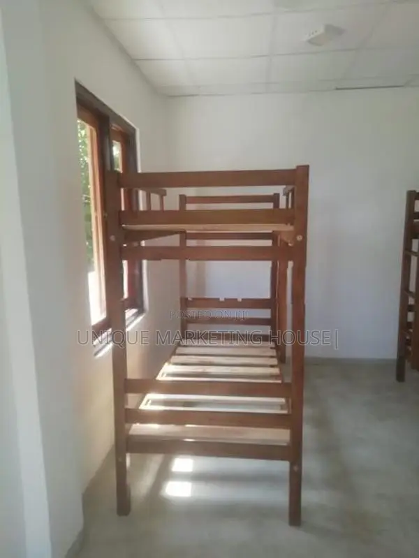 MODERN WOODEN HI-QUALITY BUNK BEDS