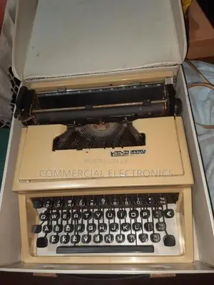 English Typewriter olivetti DORA