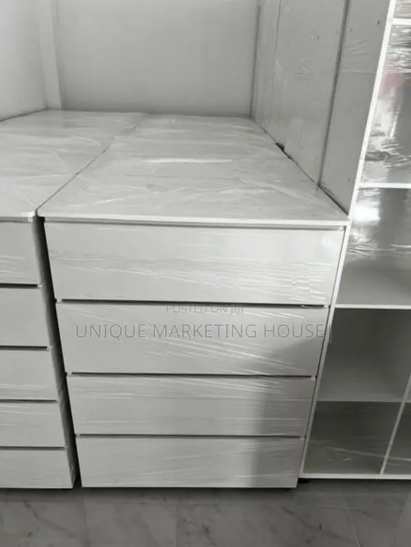MODERN 4 DRAWER WHITE FINGER PULL CHEST OF CUPBOARDS