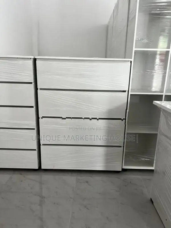 MODERN 4 DRAWER WHITE FINGER PULL CHEST OF CUPBOARDS