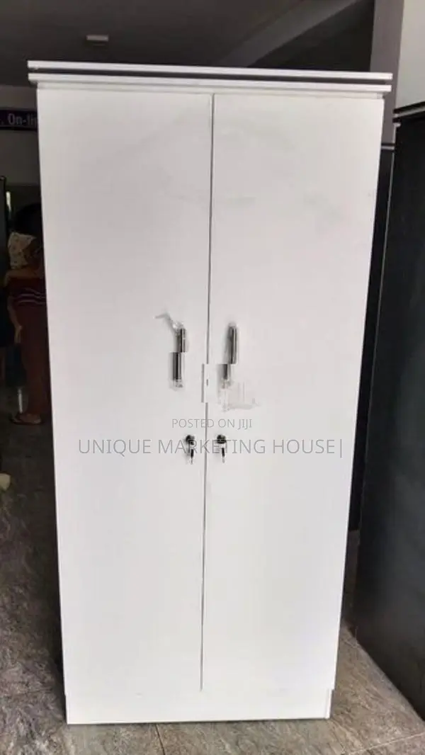 MODERN WHITE 2D S/HANGING CUPBOARDS