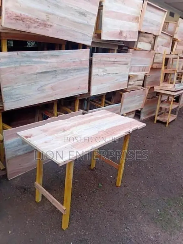 4×2 Tables