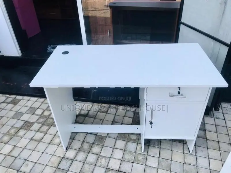 MODERN 4x2FT WHITE MELAMINE OFFICE TABLE WITH W/HOLE