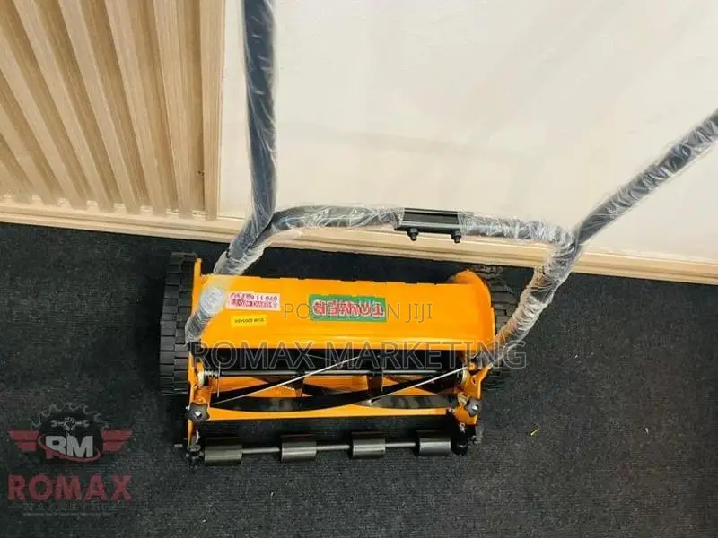 Manual Lawn Mower – Tower
