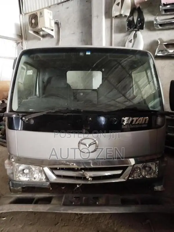TITAN PATU AUTO 12V CABIN