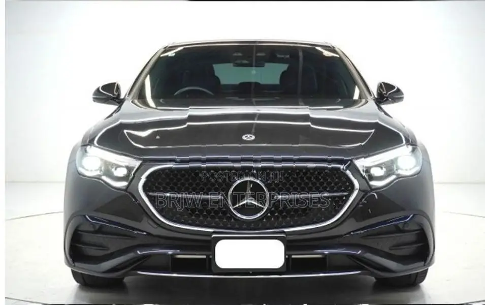 Mercedes Benz E200 amg premium 2024