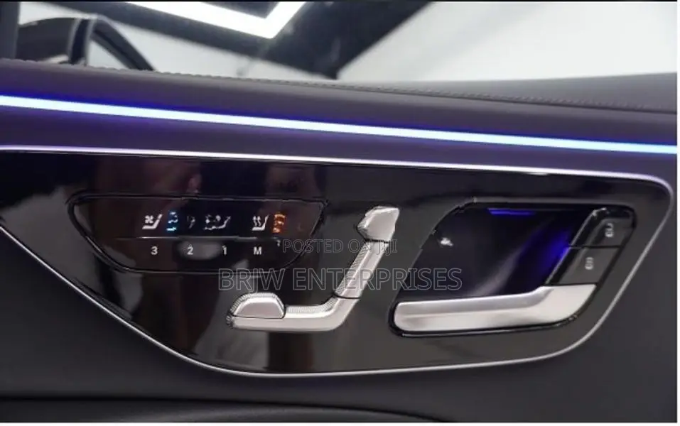 Mercedes Benz E200 amg premium 2024