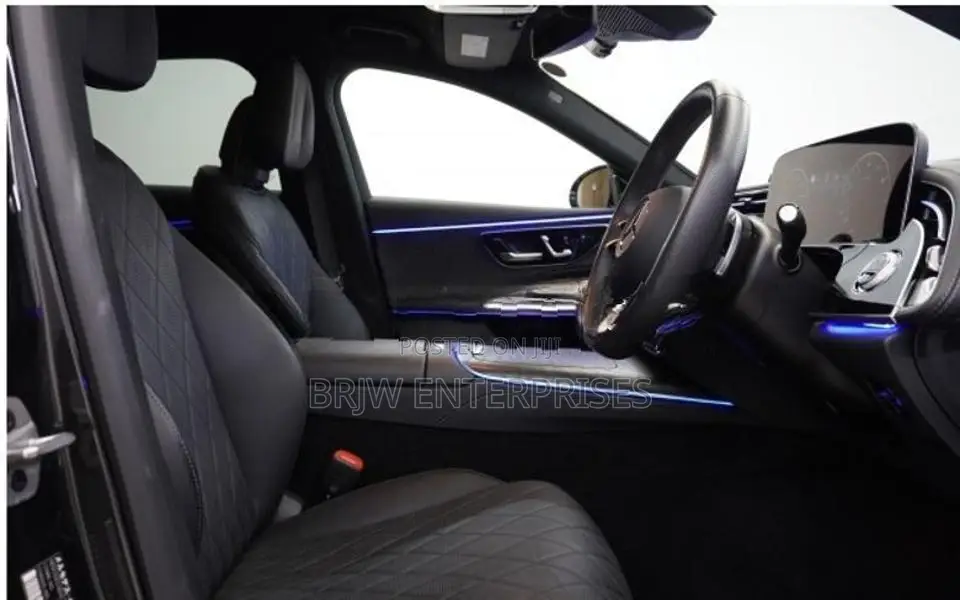 Mercedes Benz E200 amg premium 2024