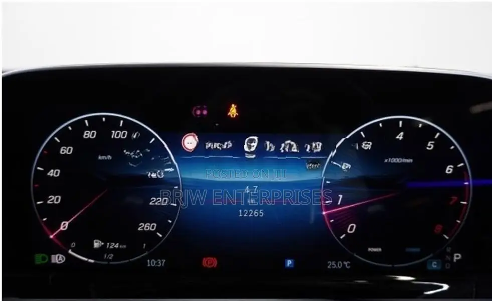 Mercedes Benz E200 amg premium 2024