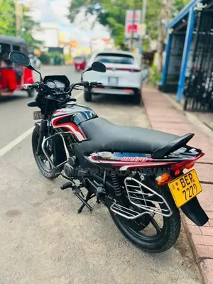 TVS Metro 2016