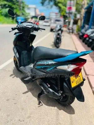 Yamaha Ray 2018