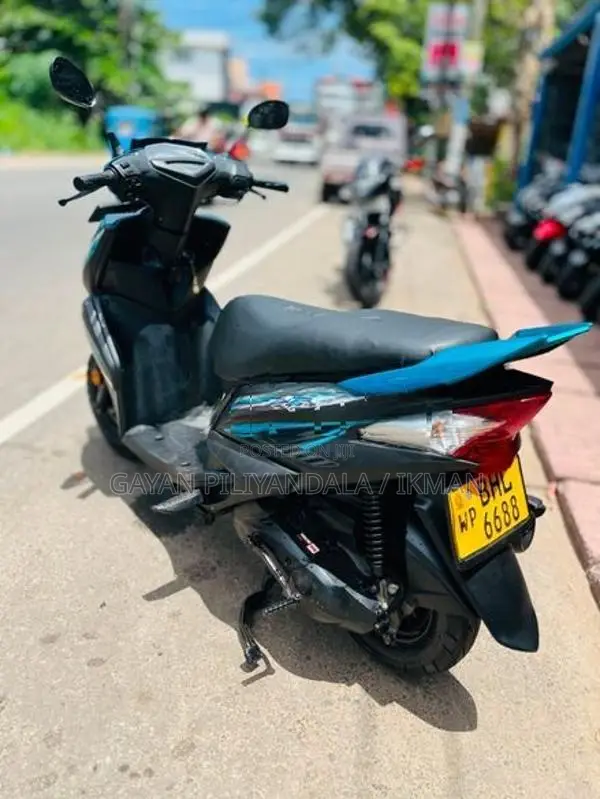 Yamaha Ray 2018