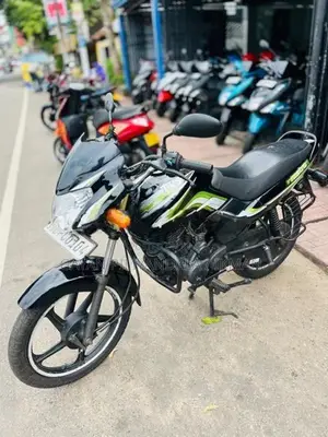 TVS Metro 2016