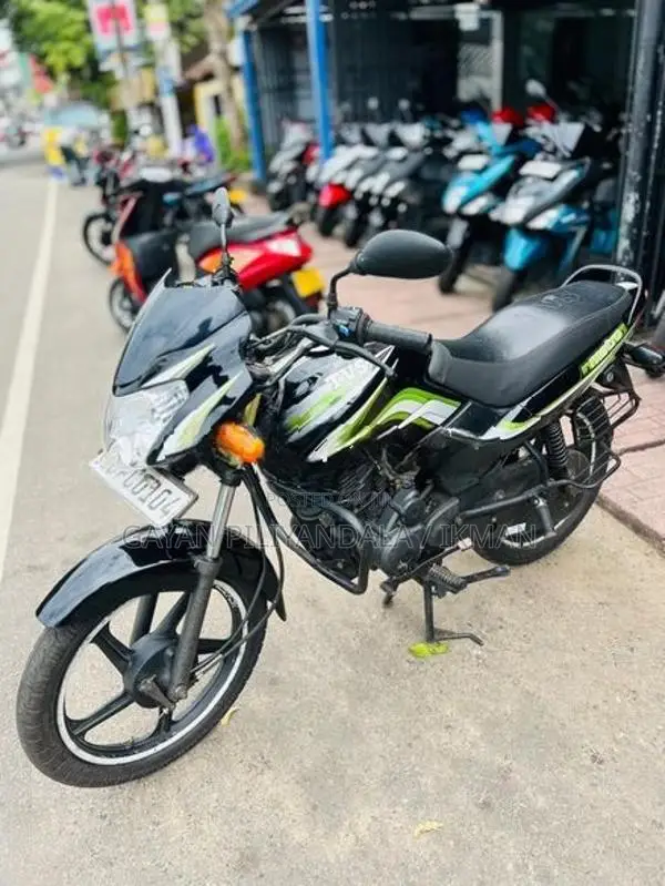 TVS Metro 2016