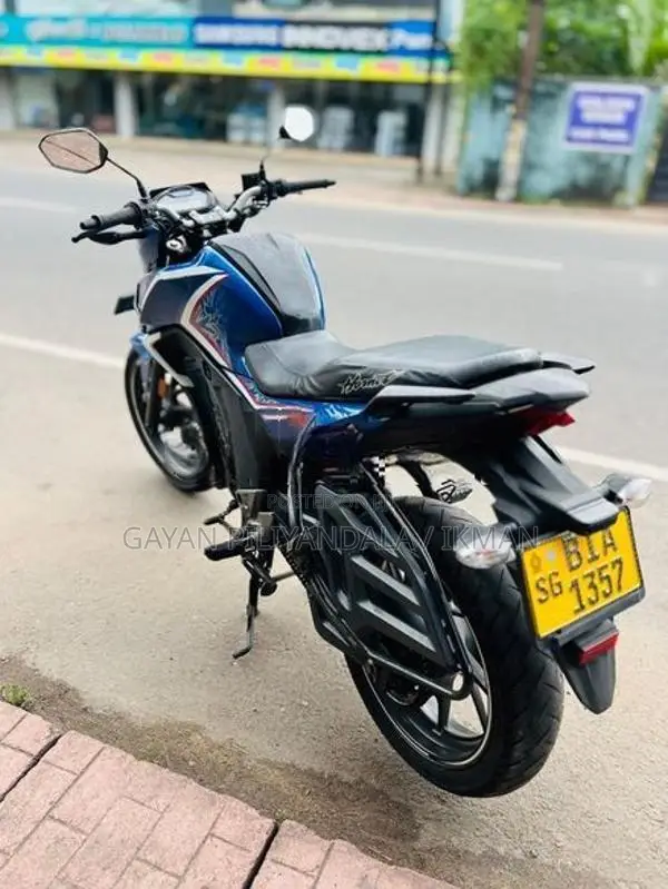 Honda Hornet 2019