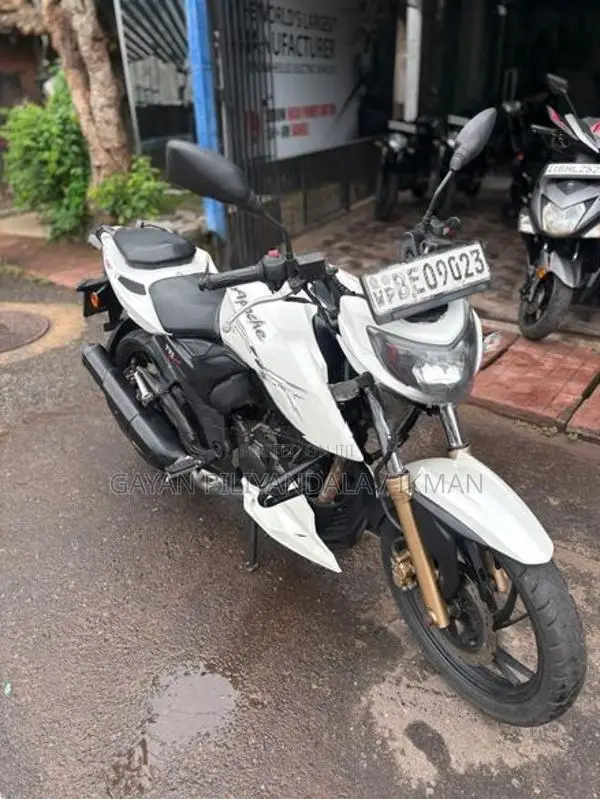 TVS Apache 2016
