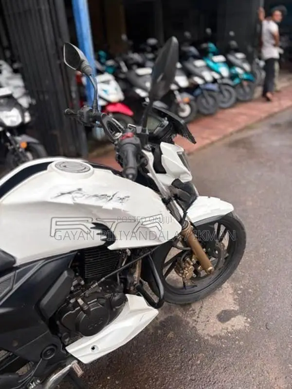 TVS Apache 2016