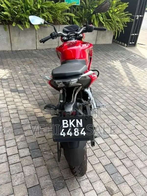 Bajaj Pulsar N160 2025