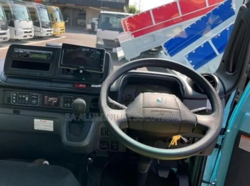 Mitsubishi Rosa 2022
