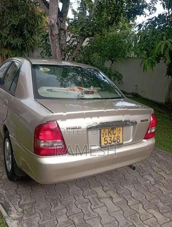 Mazda Familia 2000