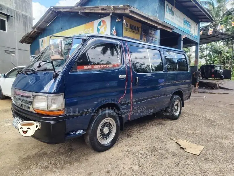 Toyota Dolphin RZH112 Van 2001